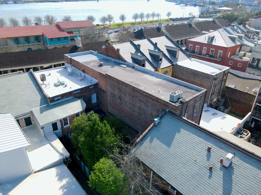 915 Decatur St