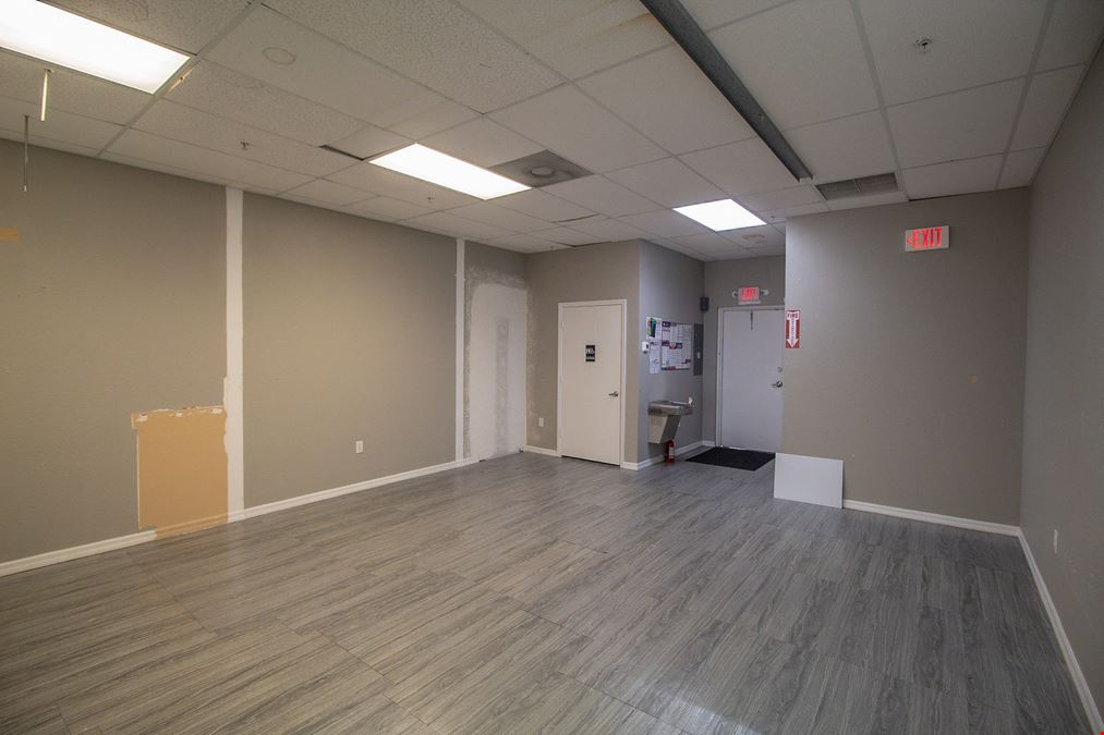 Retail/Office Condo in High-Traffic Port Charlotte Corridor