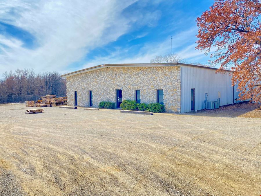 10,166 SF OFFICE/WAREHOUSE ON ±2 ACRE FENCED YARD