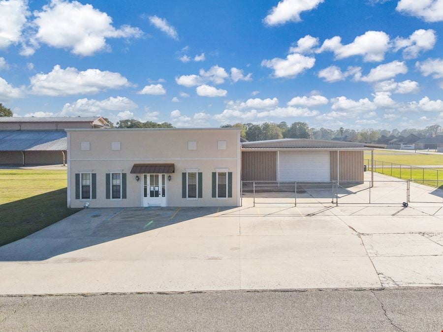 Newly Renovated Flex Space in Broussard