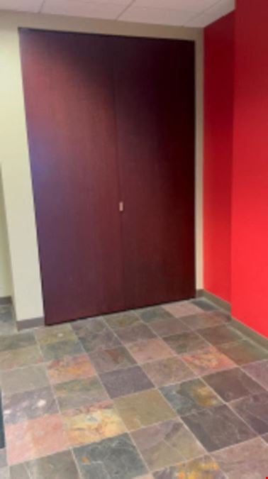 4257 SF Suite 650 Professional Office/ Medical Space Available in Pittsburgh, PA 15220