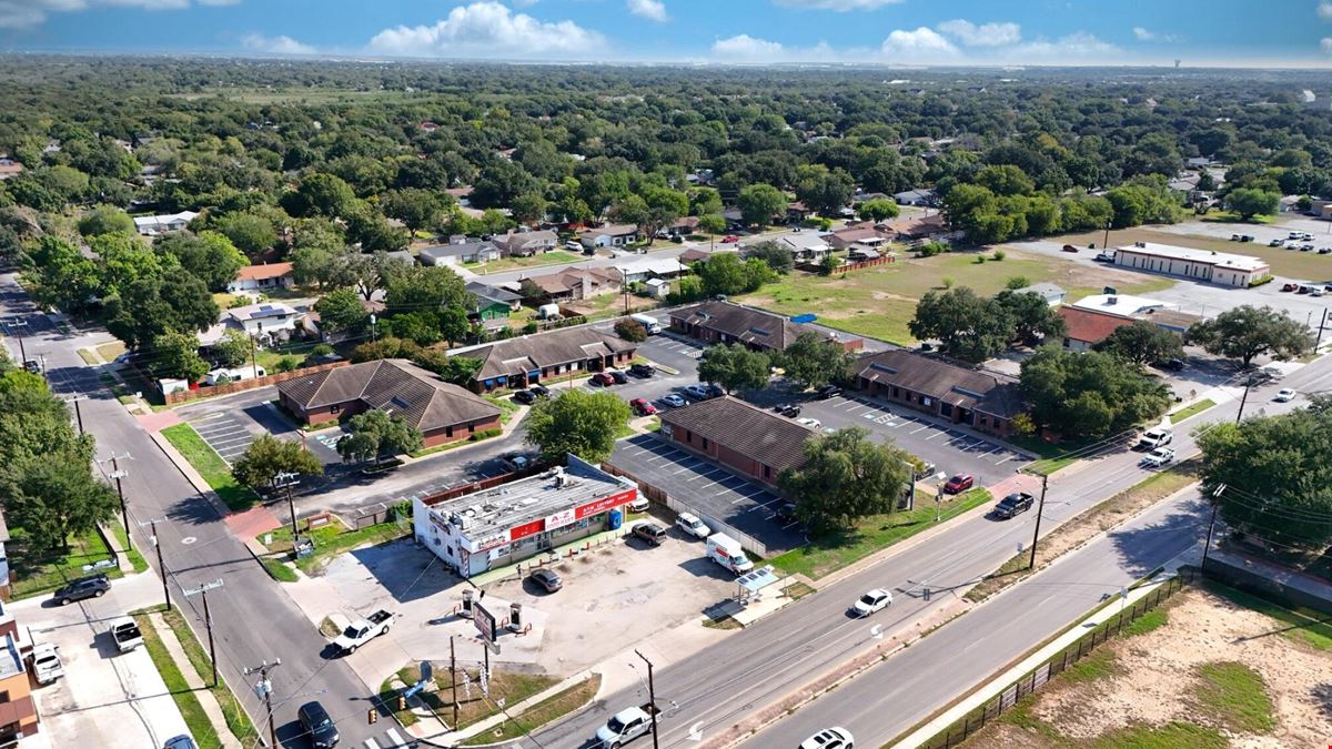 4025 East Southcross