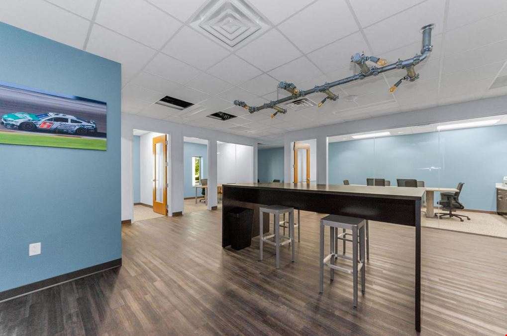 4,900sf Flex Space for Sublease in Largo, FL