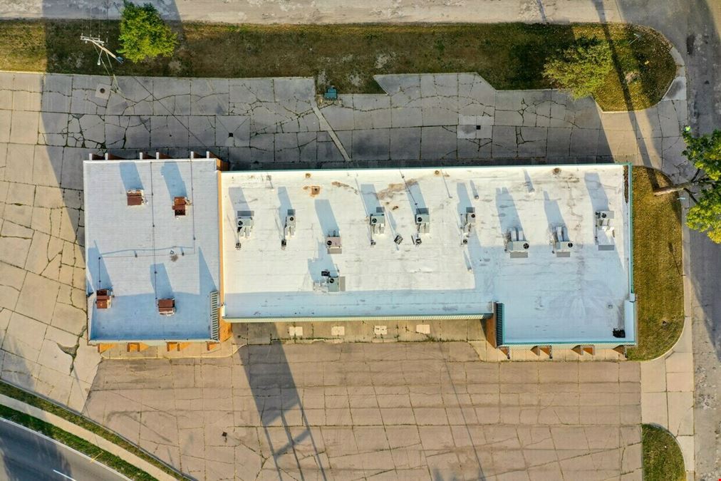 38116-38160 Southbound Gratiot Avenue