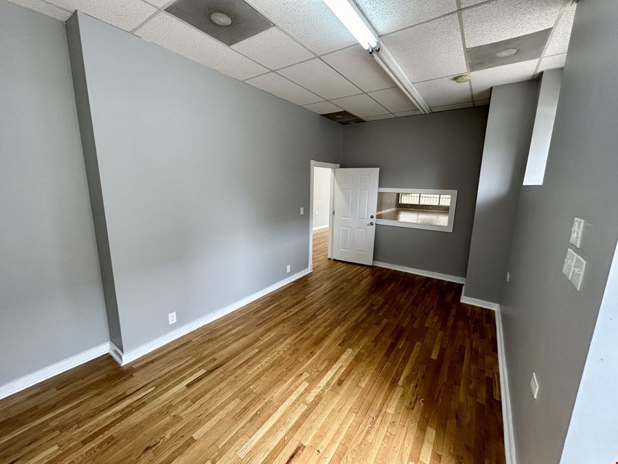 3135 W 63rd - +/-1,400 SF Commercial Storefront for Lease