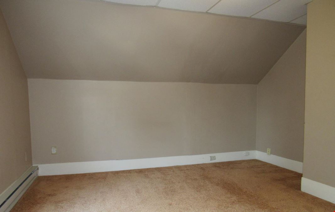 12 Lindell Ave