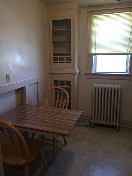 632 W 7th St