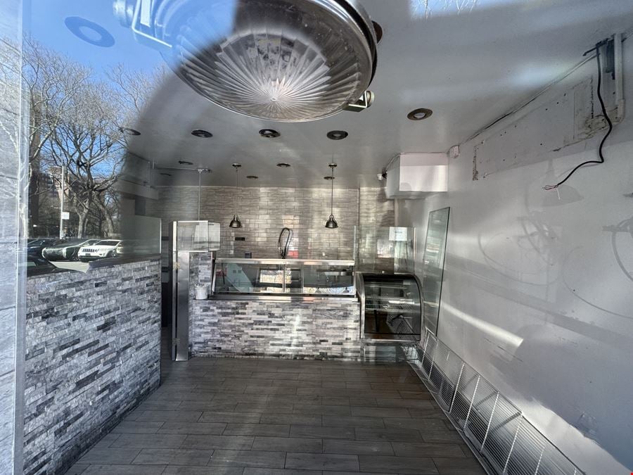 500 SF | 1172 Park Place  | Built-Out Takeout Restaurant Space for Lease