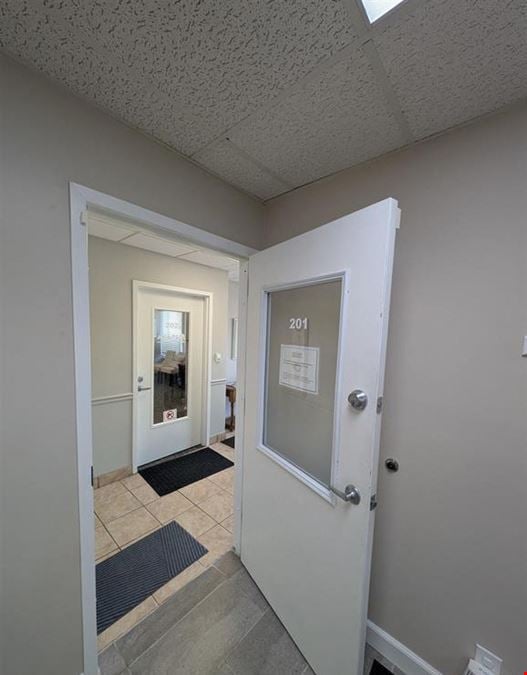 2001 W Willow Knolls Dr Suite 201