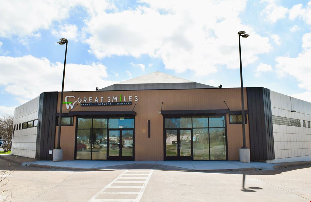 Free Standing Building With Drive Thru Lanes