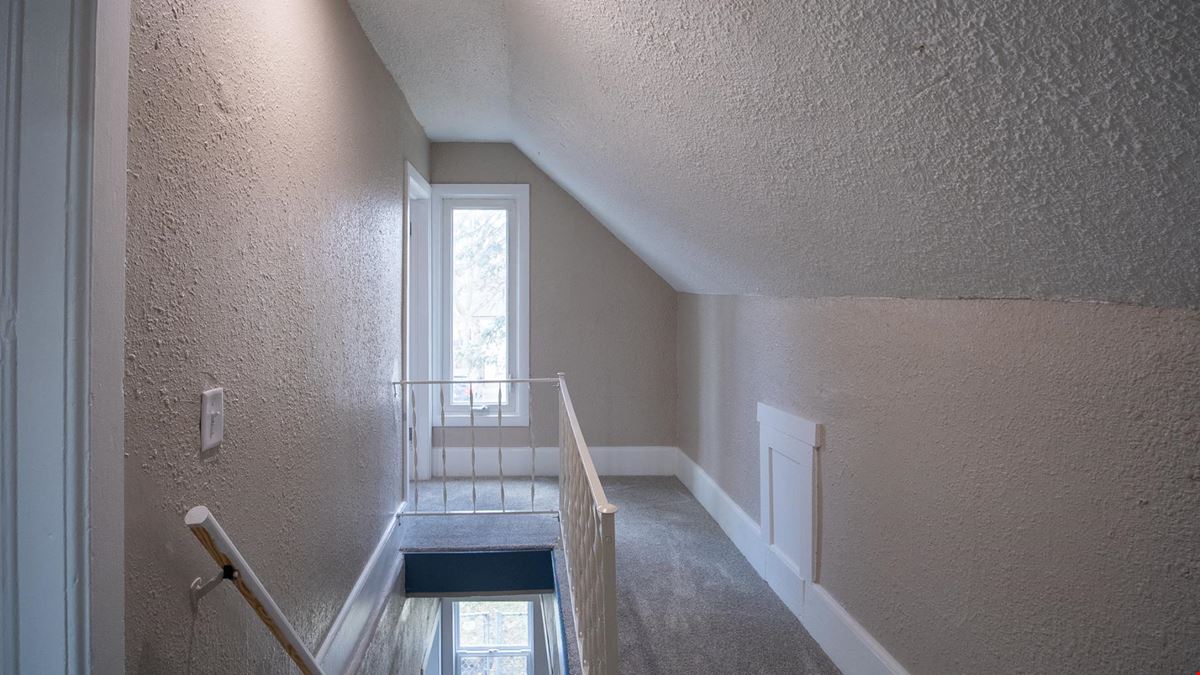Newly Updated Home Near Downtown