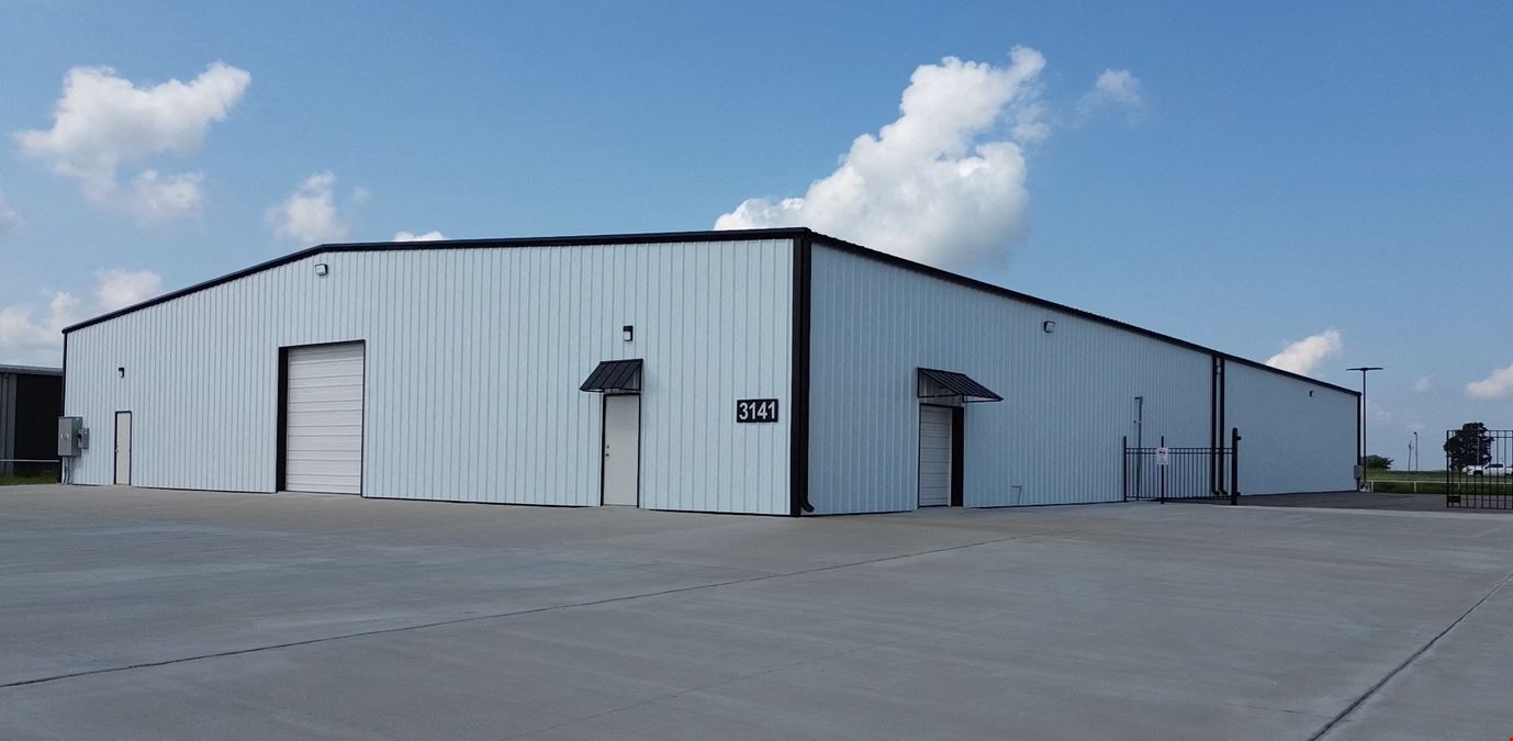 24,800 SF - 5 Paved Acres - Interstate 55