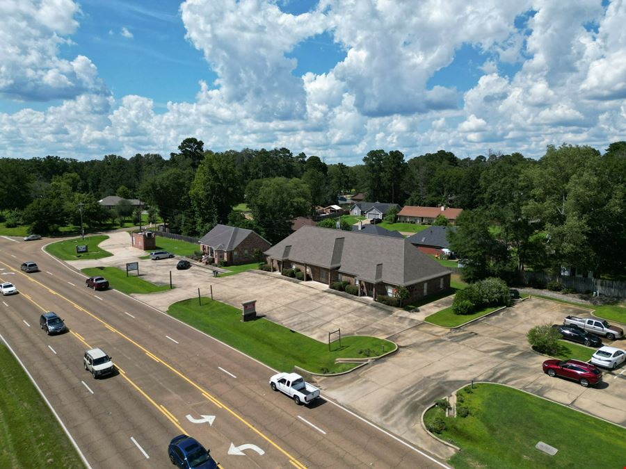 ±4,000 SF | Office / Retail Suites | Prime High-Traffic Location