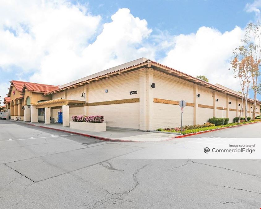 Conejo Valley Plaza - 1330 North Moorpark Road