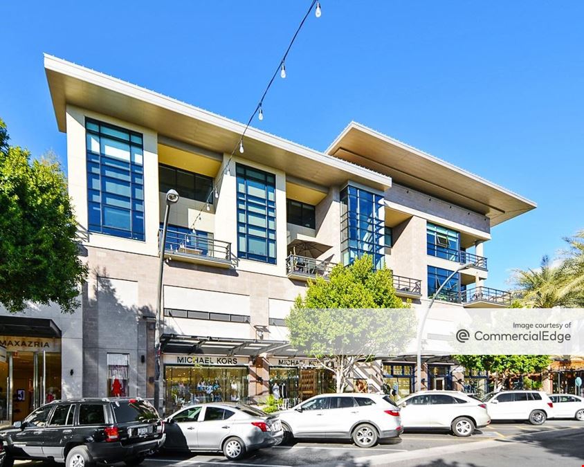 Kierland Commons
