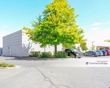 Preview of commercial space at 424 Aviation Blvd