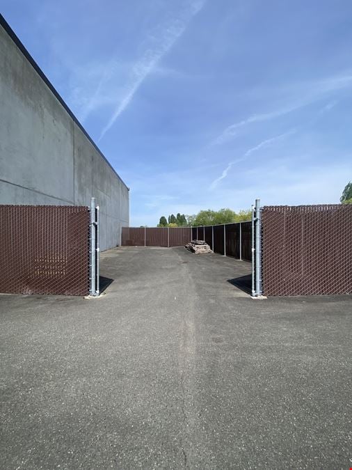 Seattle South Business Park, Building 8