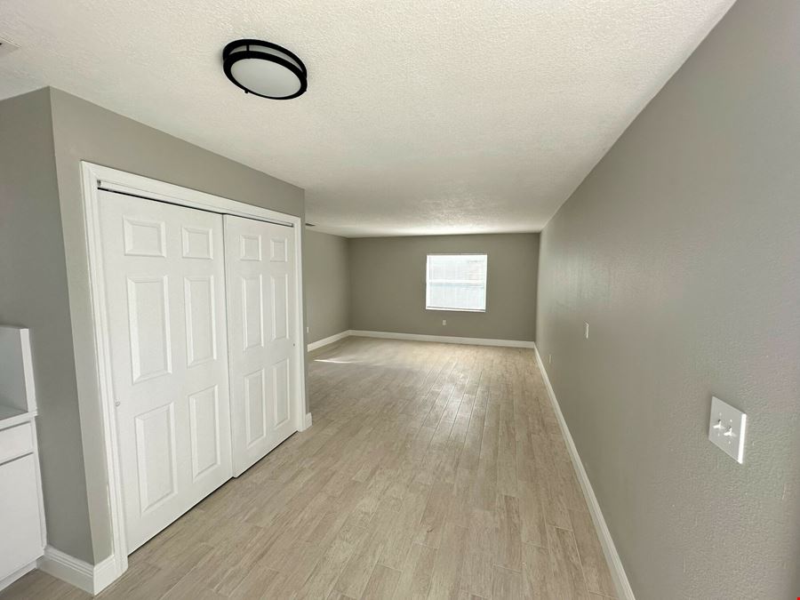 Tampa 8-Unit Apartment Complex