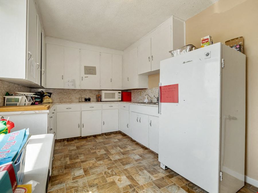 327 10 Street South