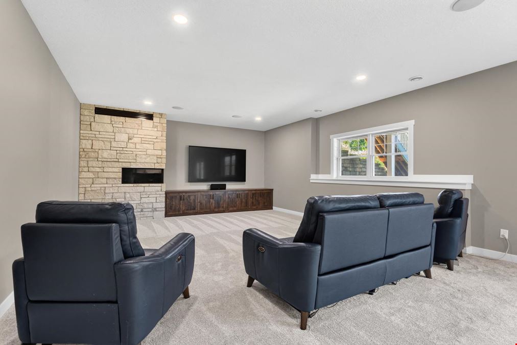 Rochester Premier 35 Acre Estate