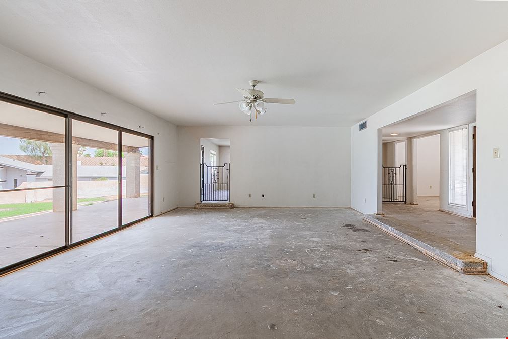 4-Bedroom Corner-Lot Home in Vista Del Valle- 1930 S 14th Ave