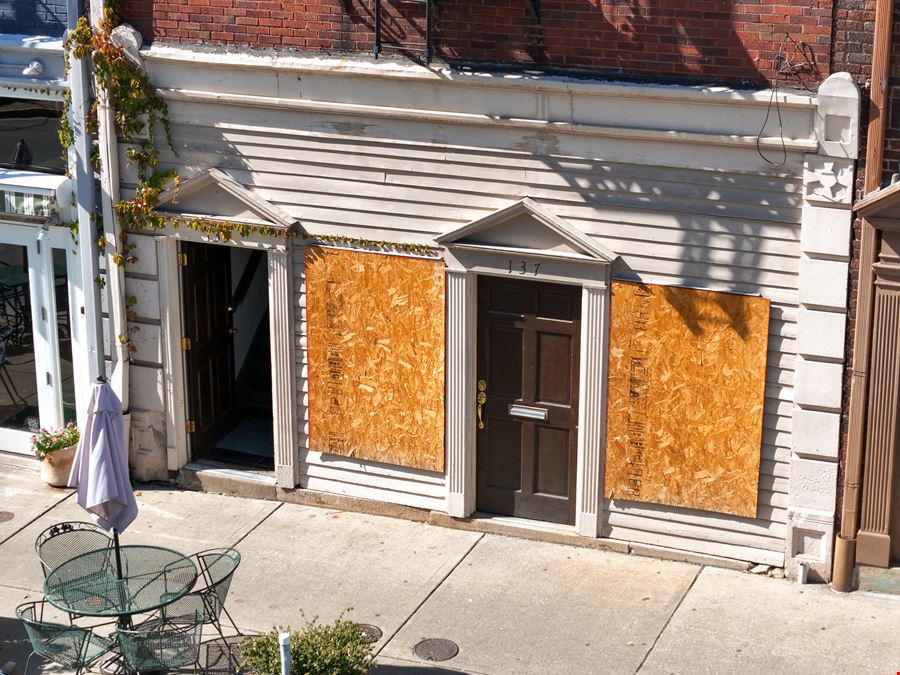 137 North Limestone