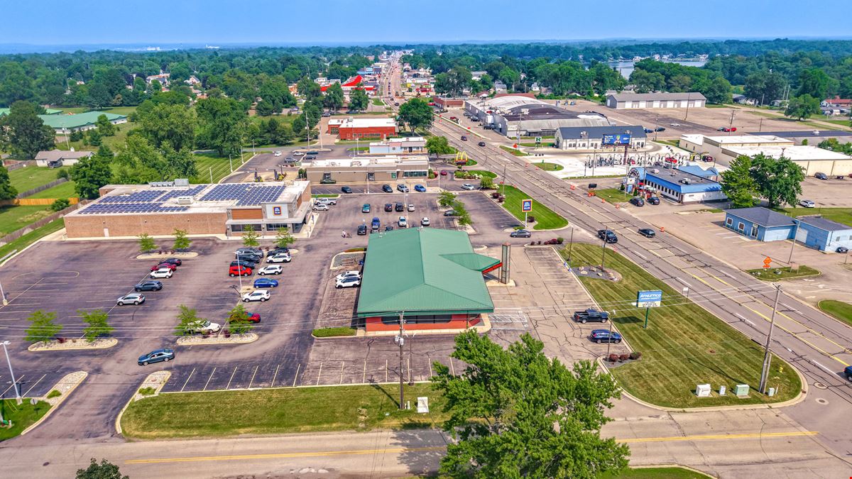 890 W. Columbia Ave.