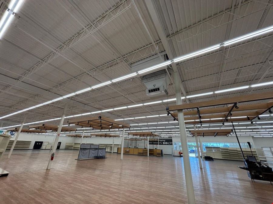 564 SE Washington Blvd - Eastland Shopping Center - Retail