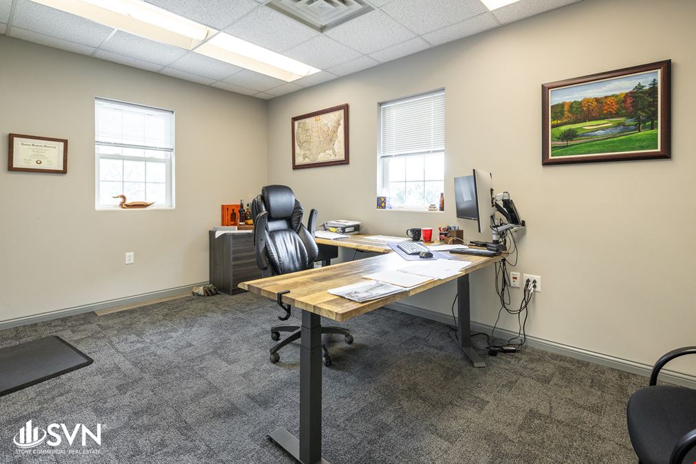 For Sale: 6,800 SF Office / Industrial Building