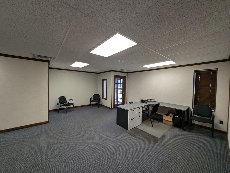 1605 W Candletree Dr Suite 107