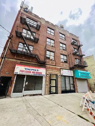 Preview of Retail space for Rent at 876 E 225th St
