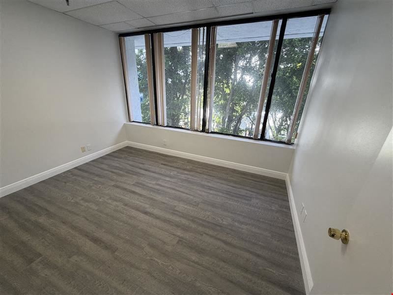 1280 SF Suite 301 Professional and Medical Office Space at