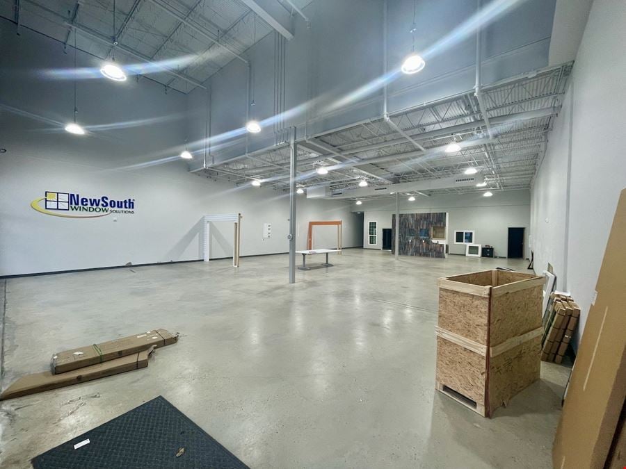 Retail Showroom / Warehouse