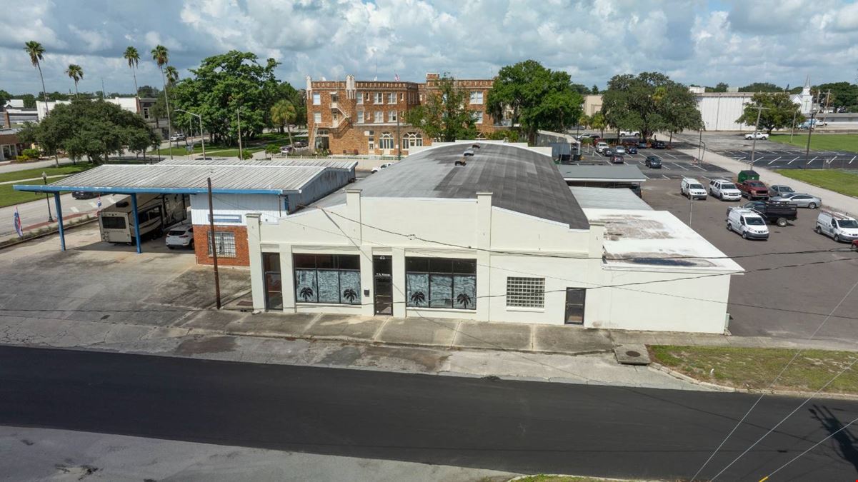 43 E Main St