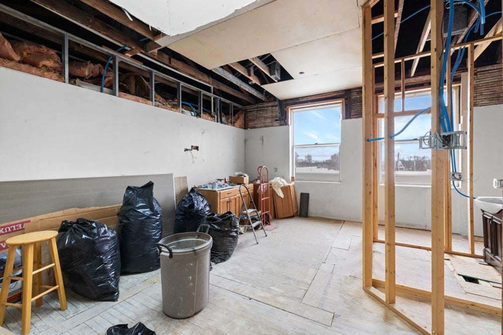 104 1st Ave E