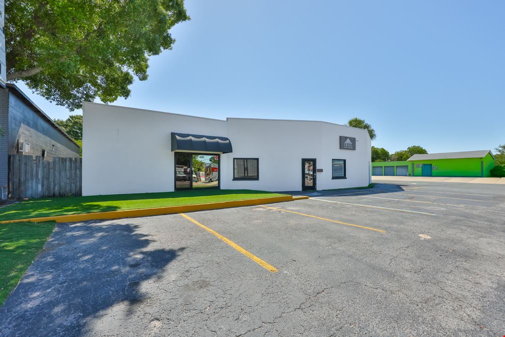 Versatile Showroom | Office| Warehouse in Prime Location!