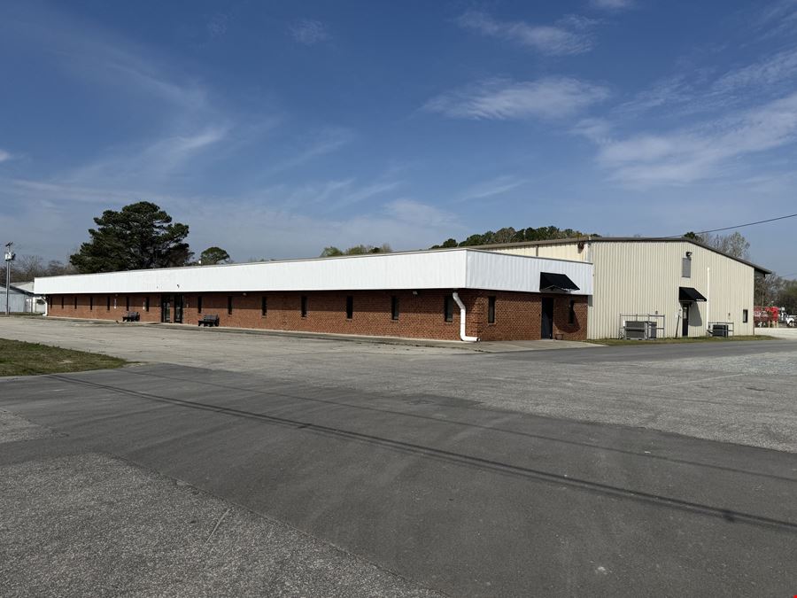 1682 Middle River Loop