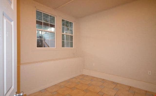 2924 Cesar Chavez