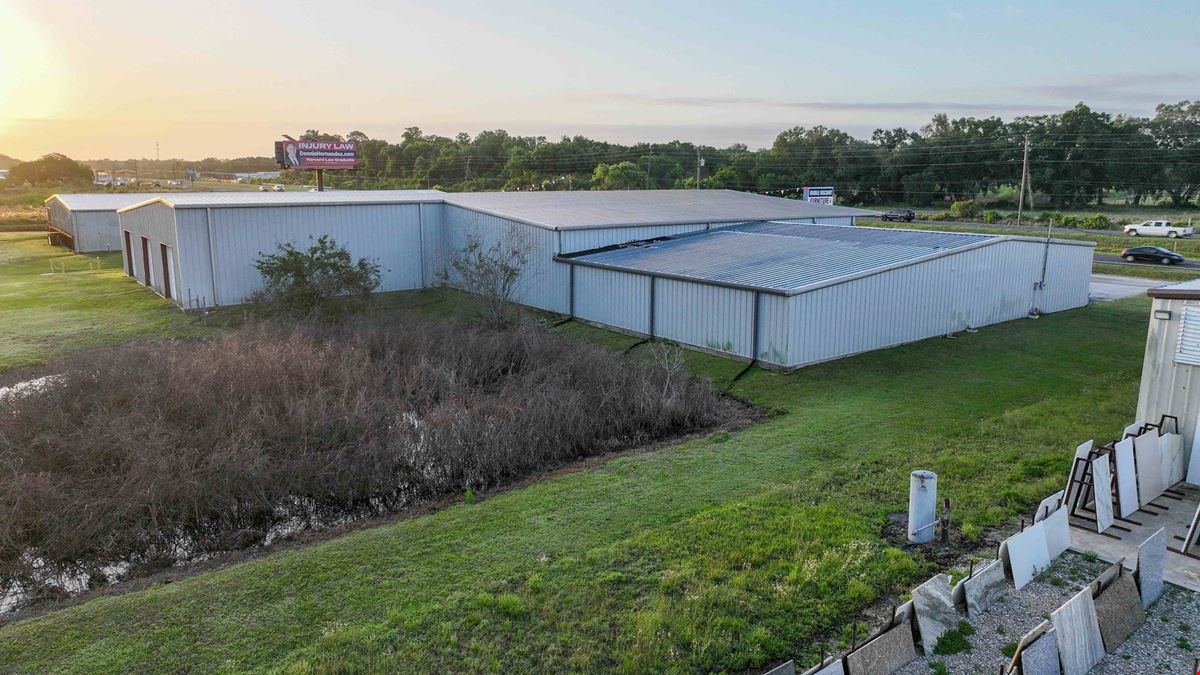 15,940 SF on 2.84 Acres Retail & Warehouse - US 92 Lakeland