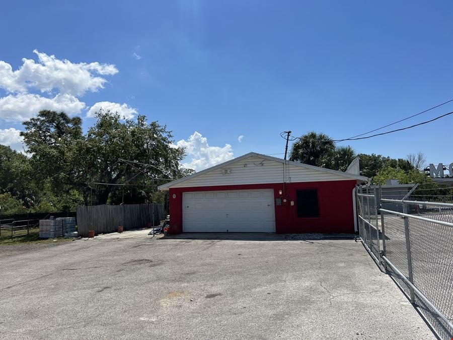 Priced to Sell - Retail & Auto Related Building on Corner Lot