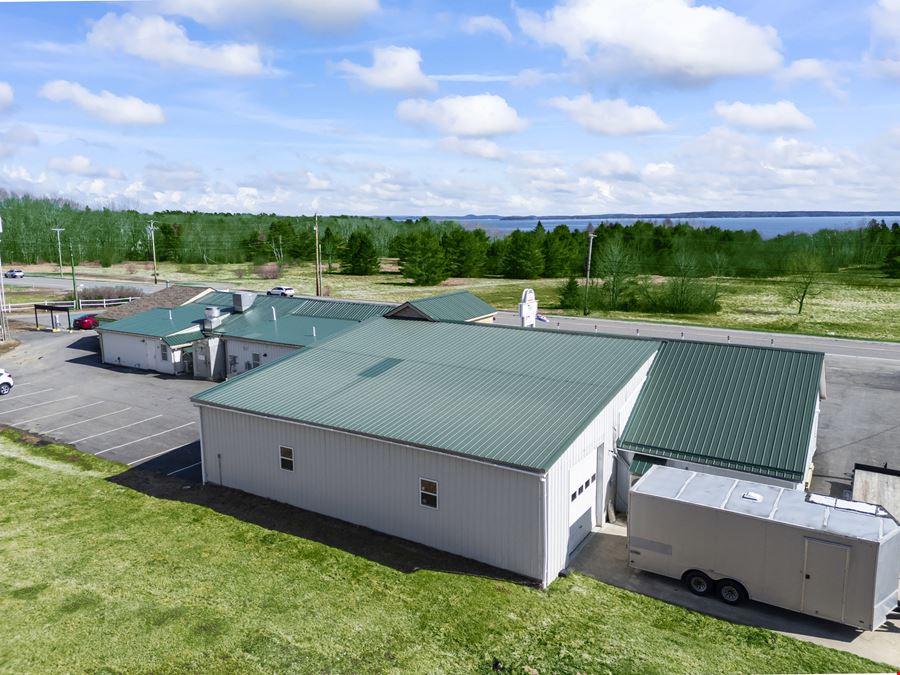 Prime Mid Coast high traffic retail, restaurant, bakery, office, warehouse EV-charging station
