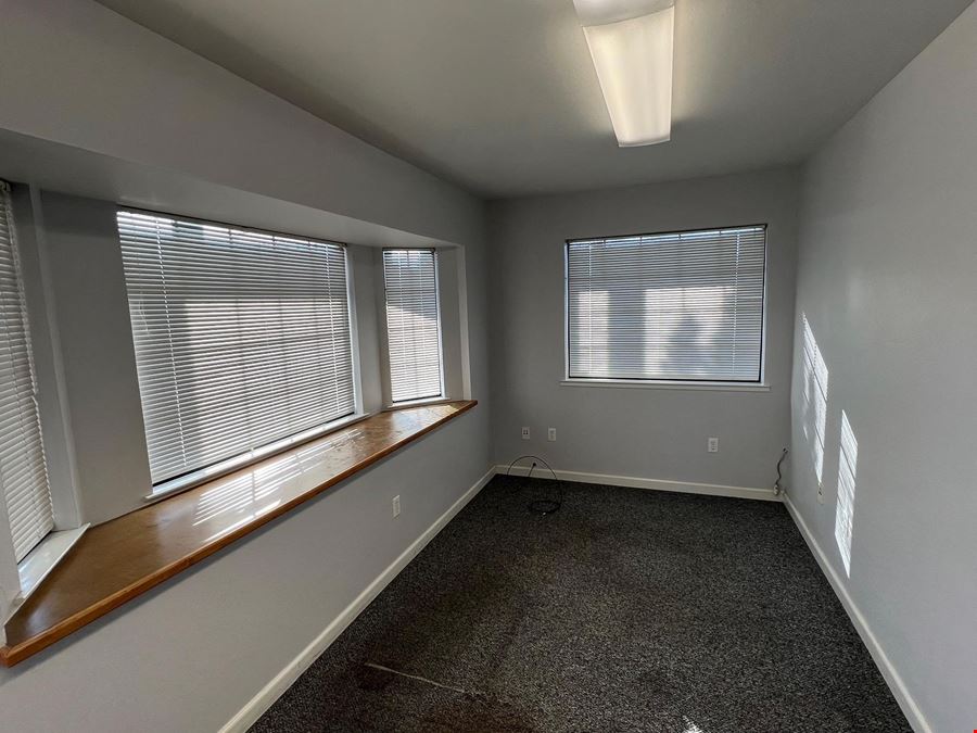 21663 Brian Ln