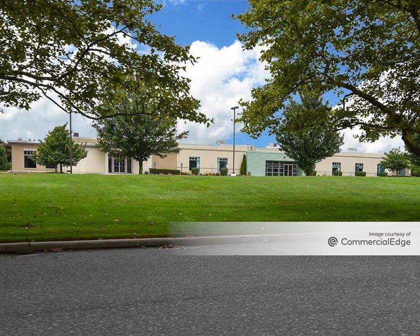 Hauppauge Square - 110 Marcus Blvd