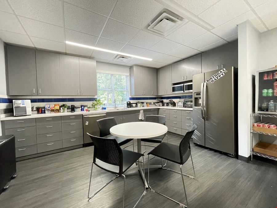 Crown Pointe IV - 2209 NW 40th Terr, Suite A
