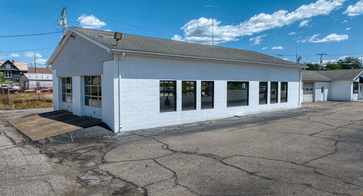 100 W 3rd Street - Corner Lot