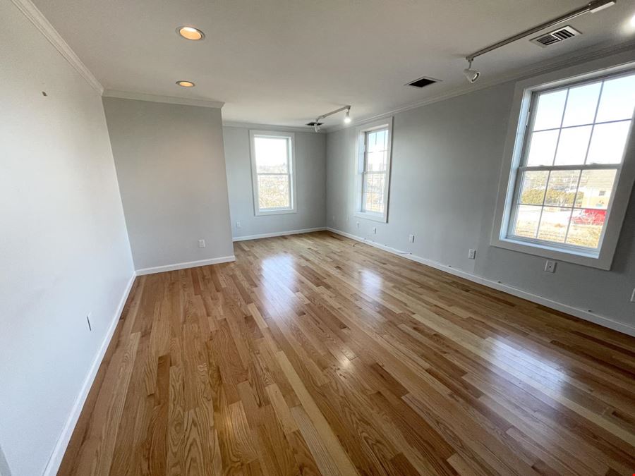 4 Broadway Avenue Groton CT 