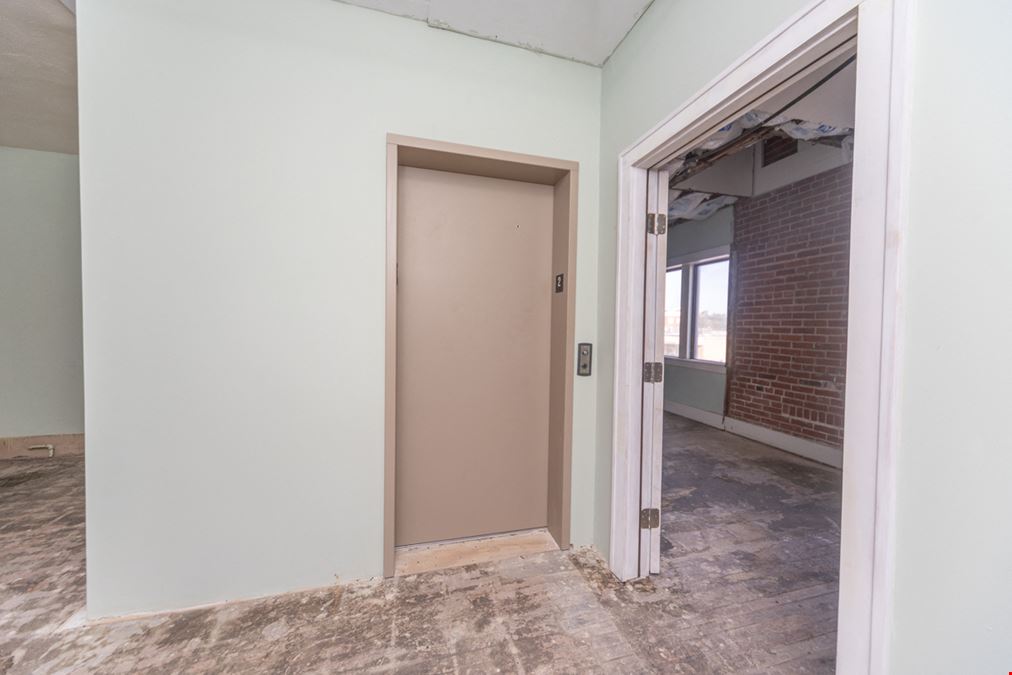 220 SW 25th St.