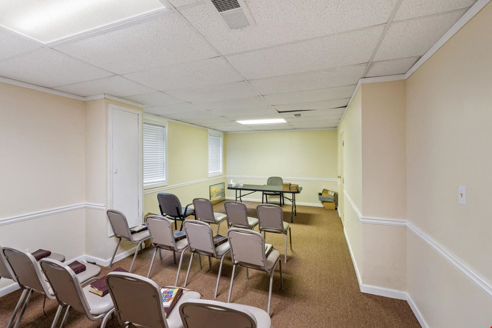 Church Buildings / 5.51-Acre Opportunity For Sale
