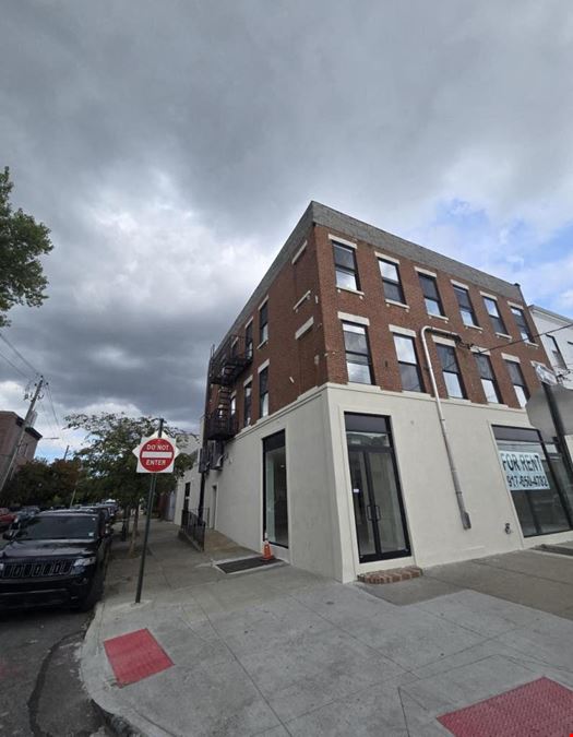 72 Van Dyke St