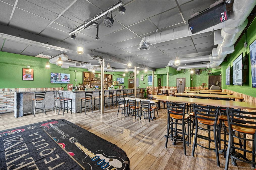 Kelly's Irish Pub